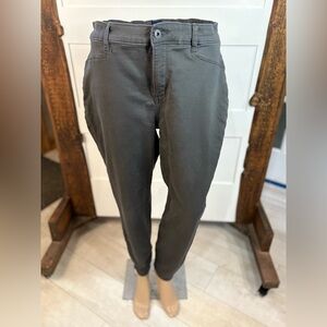 GAP Women’s Charcoal Skinny Pants Size 12 Stretch Button Detail Work Wear